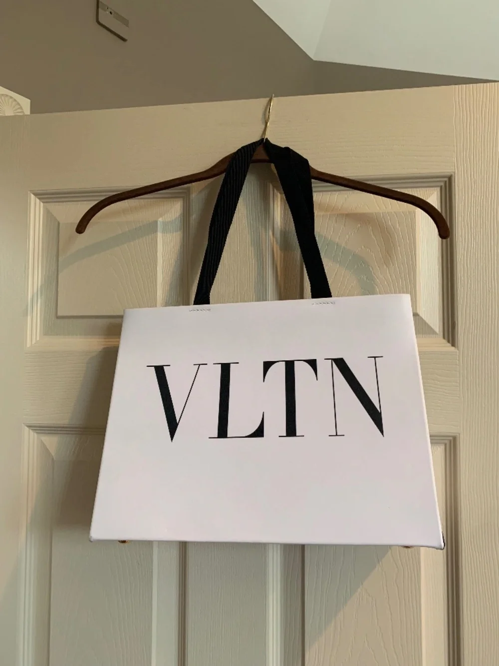NWT Valentino Garavani White/Black Leather Handbag